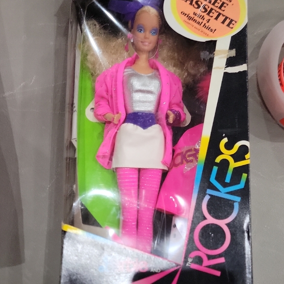 Barbie Rockers Doll in Pink and Silver Ensemble